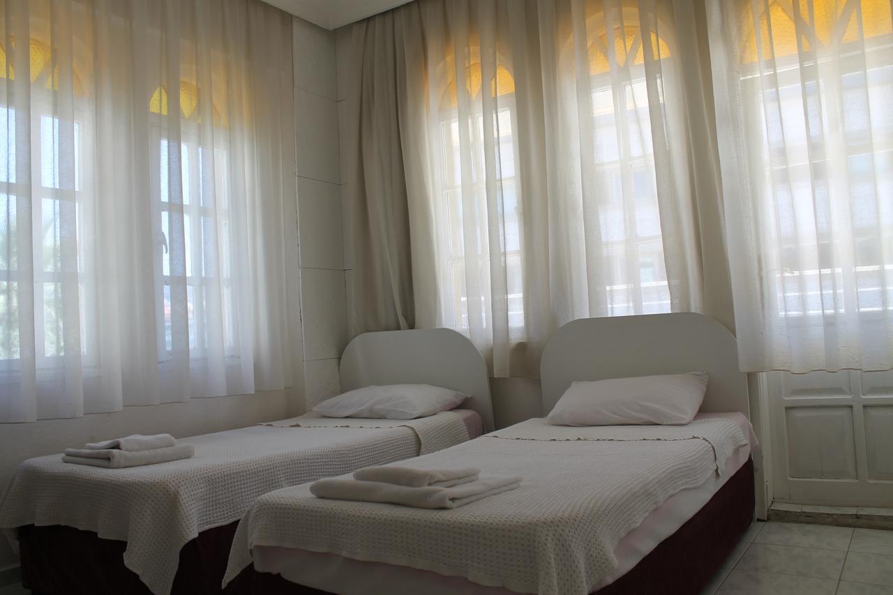 Dm Hotel 马尔马里斯 外观 照片
