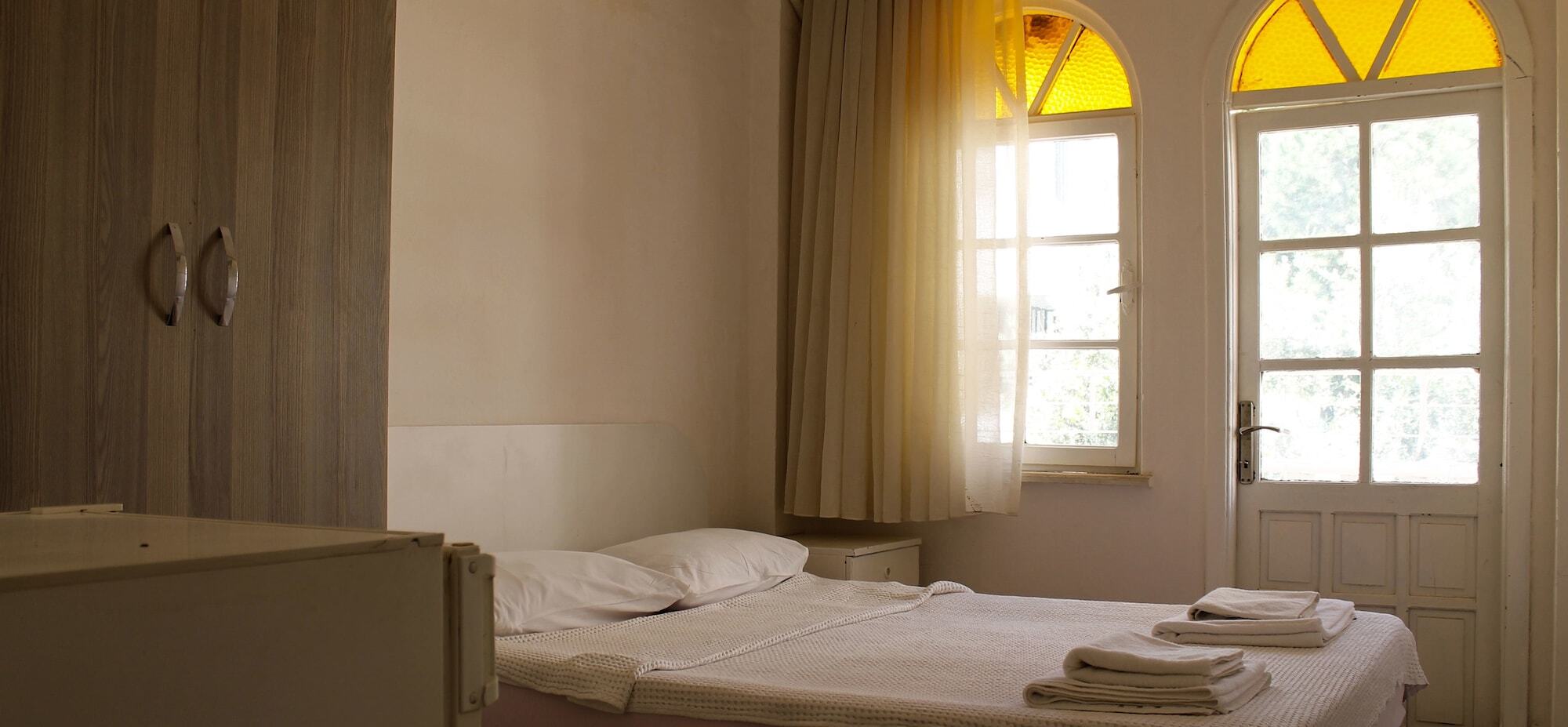 Dm Hotel 马尔马里斯 外观 照片